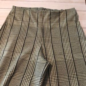 Black and White pattered ankle length pants